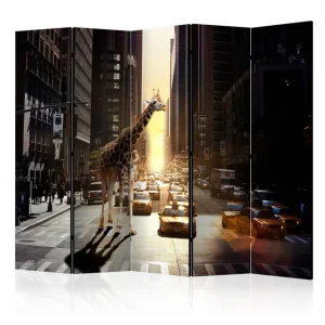 Rumsavdelare Giraffe in the Big City II 225x172 cm Artgeist sp. z o. o. - Inredning Erbjudande