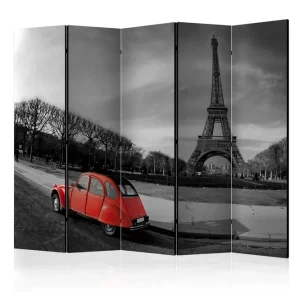Beställ nu Rumsavdelare - Eiffel Tower and red car II 225x172 Artgeist sp. z o. o. - Inredning