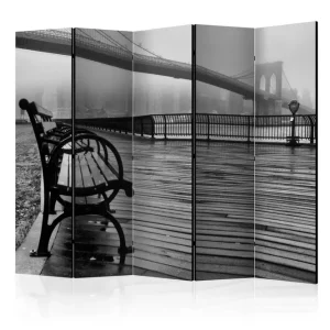 Rumsavdelare - A Foggy Day on the Brooklyn Bridge 225x172 Artgeist sp. z o. o. - Inredning Lägg i varukorgen