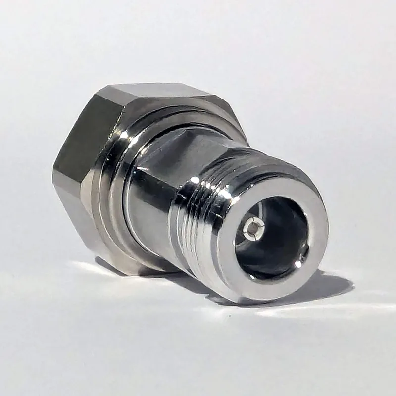 Beställ nu N-hona till 4.3-10 hane-adapter – Anslut antenner