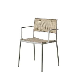 Less karmstol - Lava grå/natur från Cane-line- Bra Möbler Säker betalning