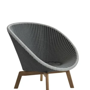 Peacock loungefåtölj - Ljusgrå från Cane-line- Bra Möbler Erbjudandepris