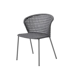 Lean stapelstol - Light grey från Cane-line- Bra Möbler Reapris