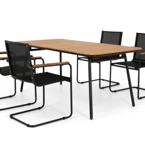 Outlet Hönö matgrupp - Svart/svart med teak 4 karmstolar & bord 194 cm från Selected Home- Bra Möbler