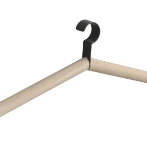 Bästa pris Milford galge - Vitpigmenterad ek/svart metall från Rowico Home- Bra Möbler