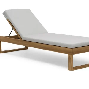 Billig Himmelsnäs solsäng - Teak inkl beige dyna från Hillerstorp- Bra Möbler